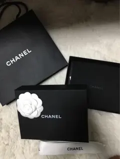 CHANEL バッグギフトボックス　空箱　ショップ袋 空箱）CHANEL ギフトボックスとショップ袋 セット - メルカリ