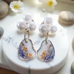 パールと金箔のアシンメトリックピアス・イヤリング