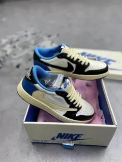 トラヴィススコット × フラグメントデザイン × ナイキ エアジョーダン1 ロー