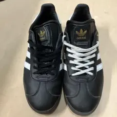 adidas レザースニーカー ブラック/ホワイト