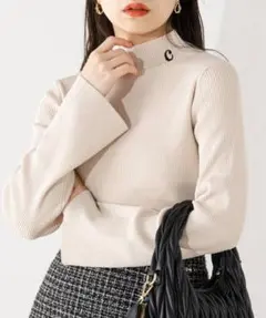 chico ニット ハイネック リブ ワンポイント シンプル 刺繍