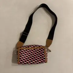 立体的チェック柄ショルダーバッグのサムネイル