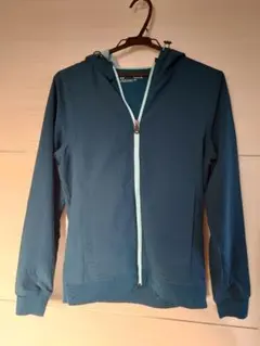 UNDER ARMOUR フード付きパーカー