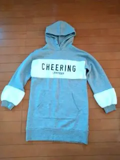 【ラブトキシック】 フード付きパーカー S (140)