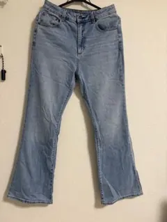 ライトブルーフレアデニムパンツ