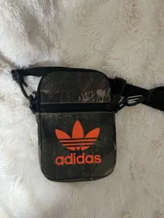 adidas スマホショルダーバッグ カモフラージュのサムネイル