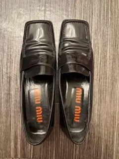 miu miu スクエアトゥ ローファー ブラック 36のサムネイル