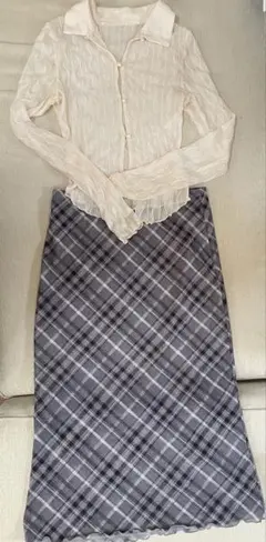 SHEIN透け感ブラウスとグレーのチェックスカートセットアップ