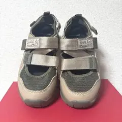 Item thumbnail for item cc851379-d437-42ed-a18f-3426cf9bc719