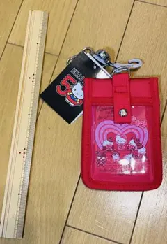 ハローキティ 50周年記念 パスケース 赤