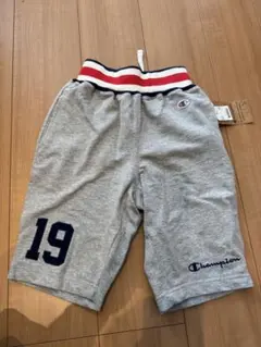 新品タグ付きチャンピオン　スウェットパンツ140