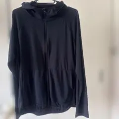 薄手のパーカー指穴付き