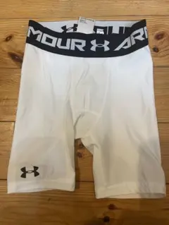 UNDER ARMOUR ホワイトインナータイツ YLG（150）
