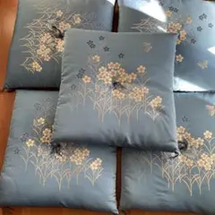 新品未使用　青色 花と蝶の刺繍 座布団 5枚セット