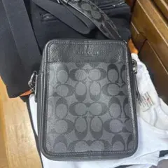 Coach ブラック モノグラムショルダーバッグ