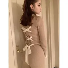 épine エピヌ バックリボン　トップス　ニット　ベージュ フリルのサムネイル