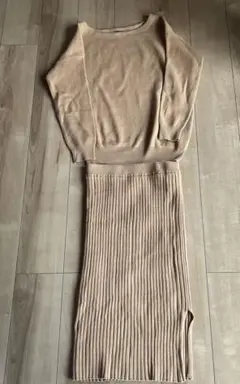 アパートバイローリーズ ニットセットアップ ベージュ