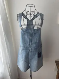 【未使用】LEVI’S デニムサロペット ショートパンツ ライトブルーのサムネイル