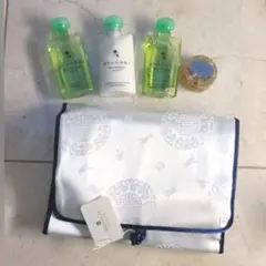 シャングリラホテルのポーチとBVLGARIのアメニティー75ml×３個