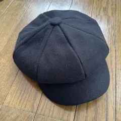 黒いウールの八角形ベレー帽