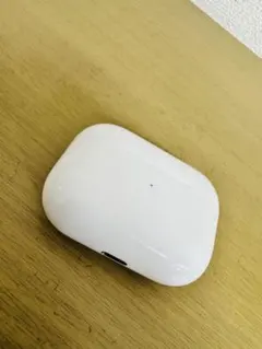 AirPods Pro2 本体 ホワイト ライトニング充電ポート - メルカリ
