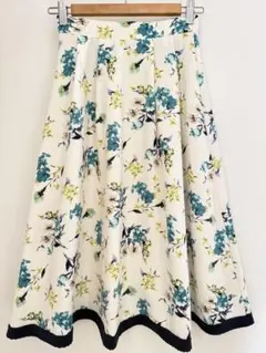 花柄　フレアスカート