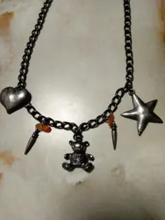 チェーンネックレス　星、クマちゃん、ハ－トのチャーム　今季トレンドアイテム