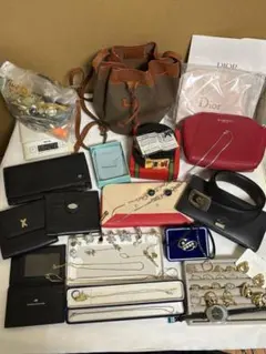 d*4様 【遺品・生前整理品まとめ】大量・ブランド品・イミテイションアクセサリー