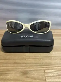 ARNET イタリア製　アイボリー キャットアイサングラス ケース付き