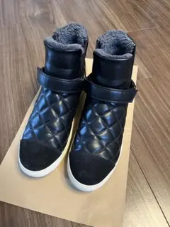 【美品】LANVIN ブラック スニーカーのサムネイル