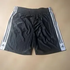 adidas ブラック ショートパンツのサムネイル
