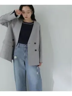 ナチュラルビューティーベーシック　ノーカラーダブルジャケット
