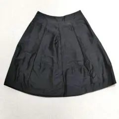ヴォイスメール フレアスカート タック 無地 S〜M 黒ブラックオフィスひざ丈のサムネイル