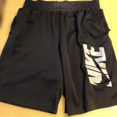 Nike 黒 ハーフパンツ L (12-13歳)