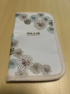 PAUL & JOE 花柄マルチケース