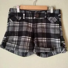 チェック柄ショートパンツ 黒とグレー