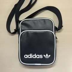 【美品】【未使用に近い】adidas アディダス　ショルダーバッグ　ブラック