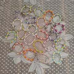 カラフルビーズの手作りブレスレット23個セット