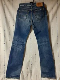 Levi's 501 ストレートデニム ダメージ加工 ボタンフライ