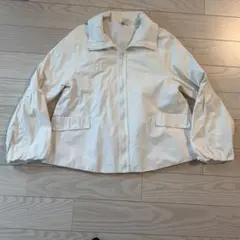 美品　ZARA ジャケット　白　ホワイト　ブルゾン　アウター