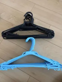 衣類ハンガー 2色セット（黒・青）