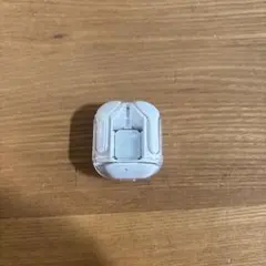 ホワイト ワイヤレスイヤホン 透明ケースのサムネイル