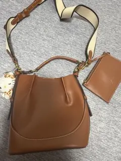 ZARA ショルダーバッグ ブラウンのサムネイル