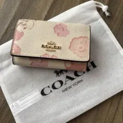 美品 COACH 袋付き 花柄レザーキーケース - メルカリ