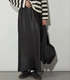 ☆未使用☆CITENエッセンシャルサテンスカート ブラック ロングスカートのサムネイル