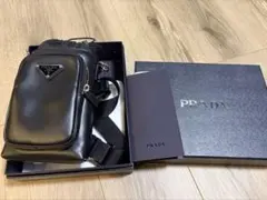 PRADA スマホショルダー　レザー