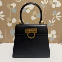 Ferragamo ガンチーニ ハンドバッグ 黒 ブラック