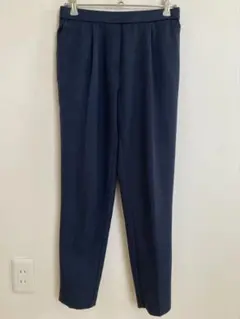 アンドミー テーパードパンツ　ボトムスのサムネイル