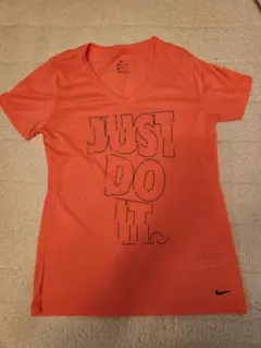 Nike DRI-FIT オレンジ Tシャツ