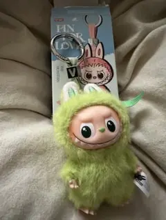 ラブブ☆ PIN FOR LOVE イニシャル V